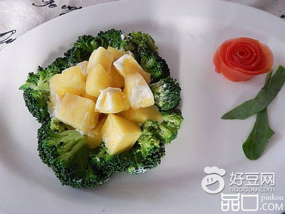 西兰花菠萝沙拉