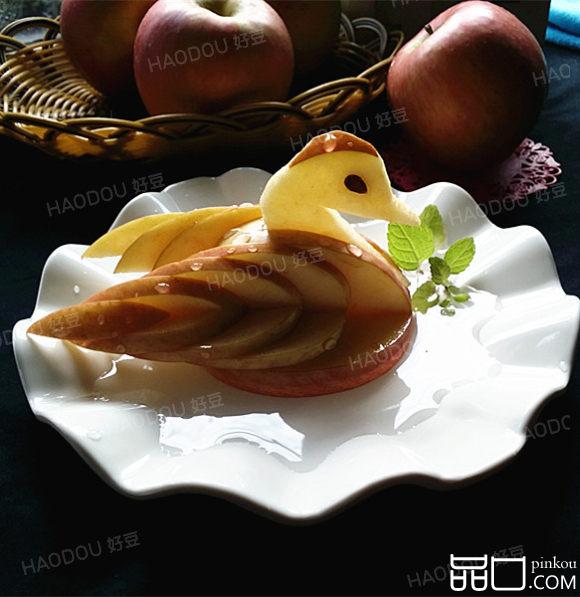 天鹅戏水
