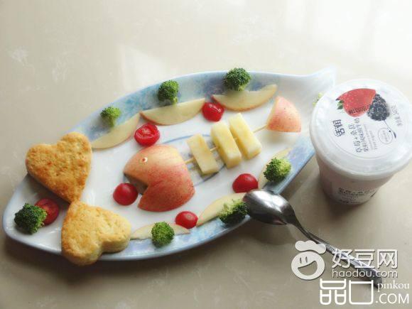 鱼骨头早餐盘
