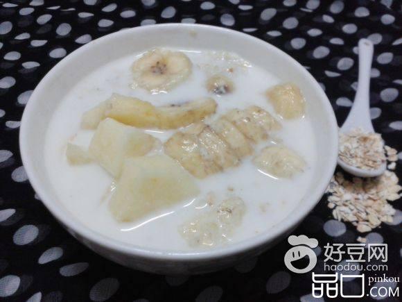 燕麦香蕉苹果粥