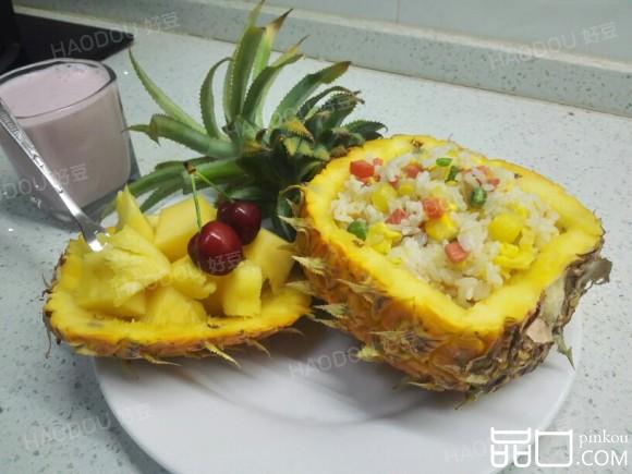 五彩菠萝炒饭