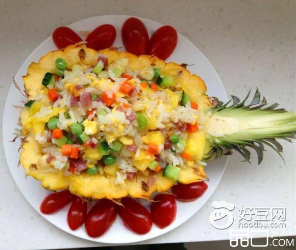 五彩菠萝饭