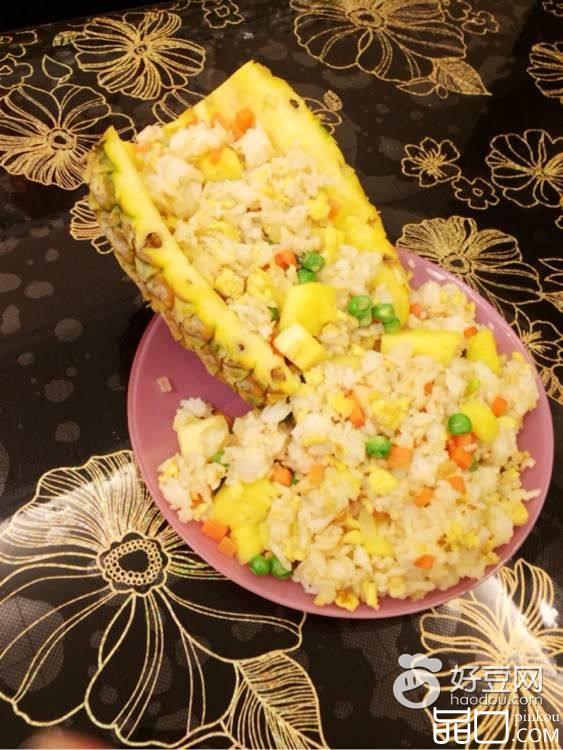 椰汁菠萝饭