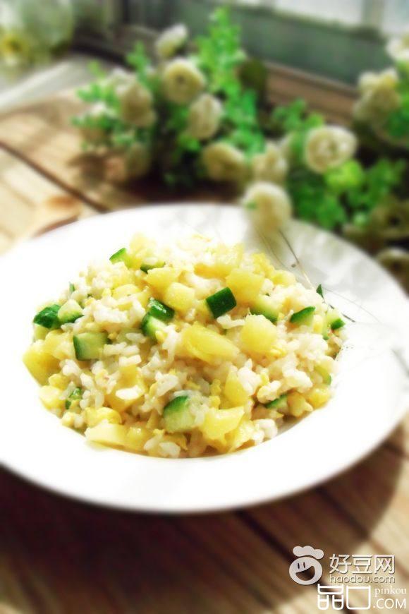菠萝黄瓜炒饭