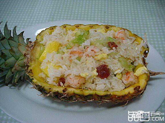 椰浆菠萝海鲜饭