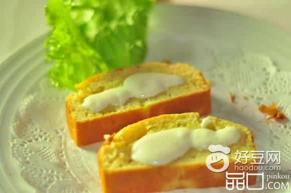 香蕉磅蛋糕配豆腐奶油