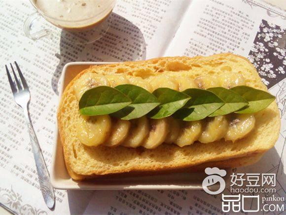 香蕉花生吐司