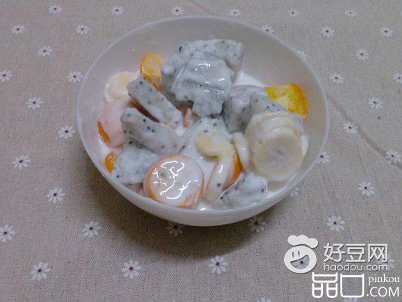 大杂烩水果酸奶