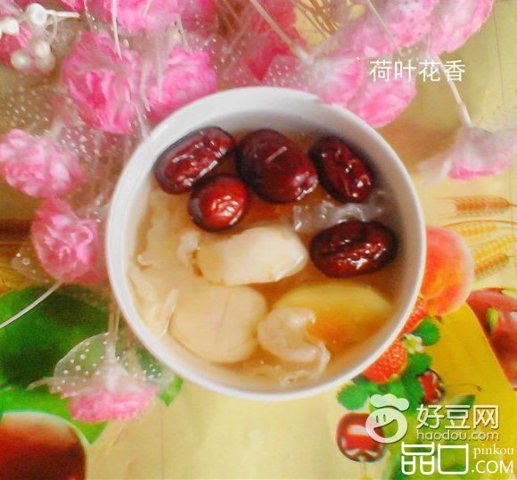 木瓜马蹄银耳红枣羹