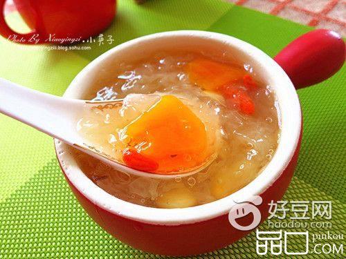 木瓜银耳枸杞莲子羹