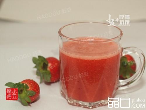 浓郁水果香的草莓汁