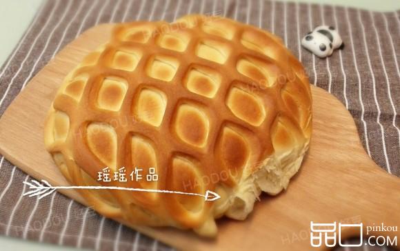 中种网纹草莓果酱面包