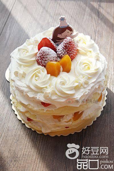 黄桃草莓裸蛋糕