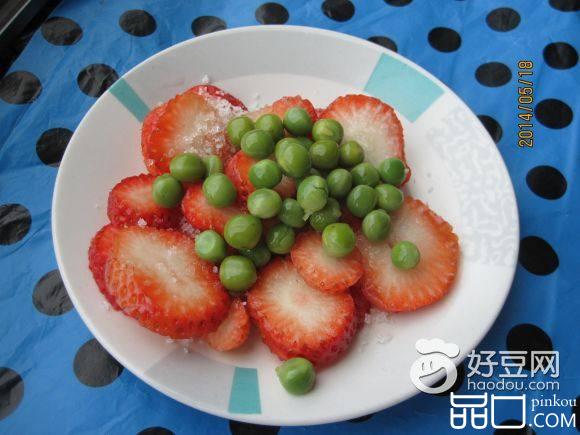 草莓拌青豆