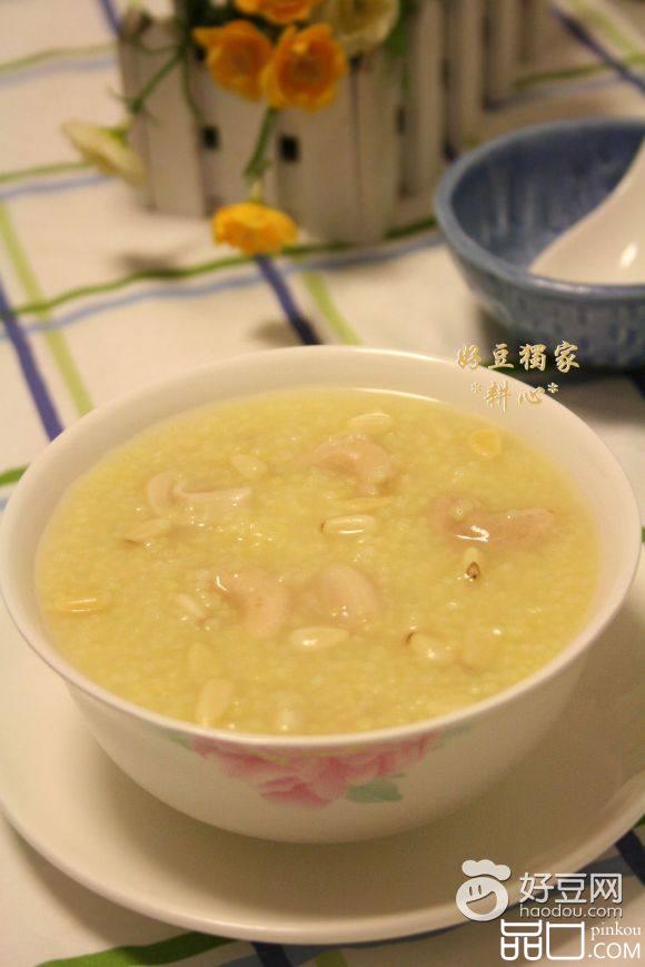 坚果小米粥