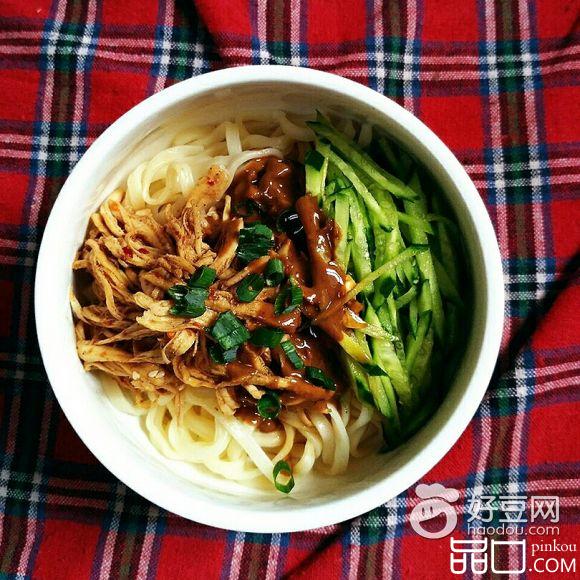 香辣鸡丝凉面