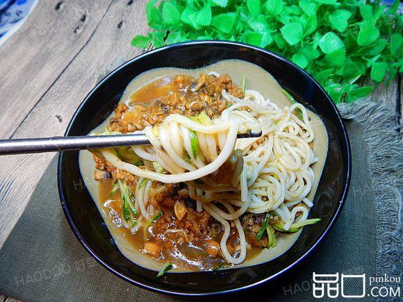 黄瓜肉末凉拌面