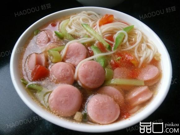 西红柿黄瓜烤肠面