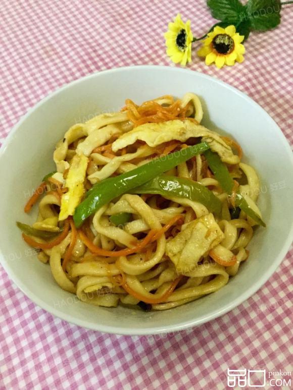 鸡蛋胡萝卜炒面
