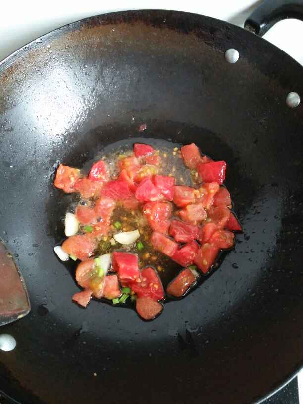 西红柿炒小白菜步骤3