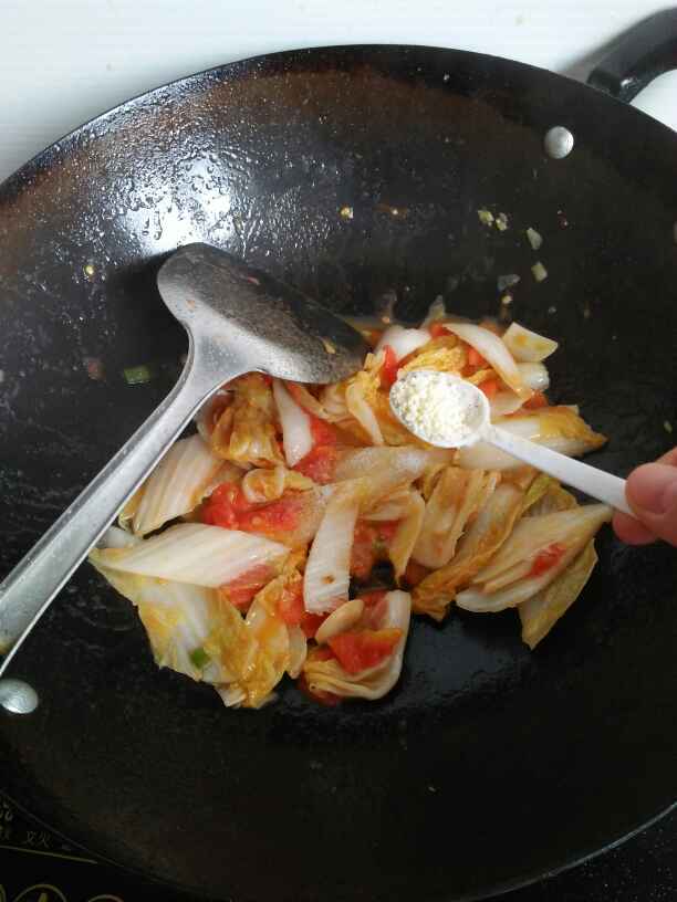 西红柿炒小白菜步骤6