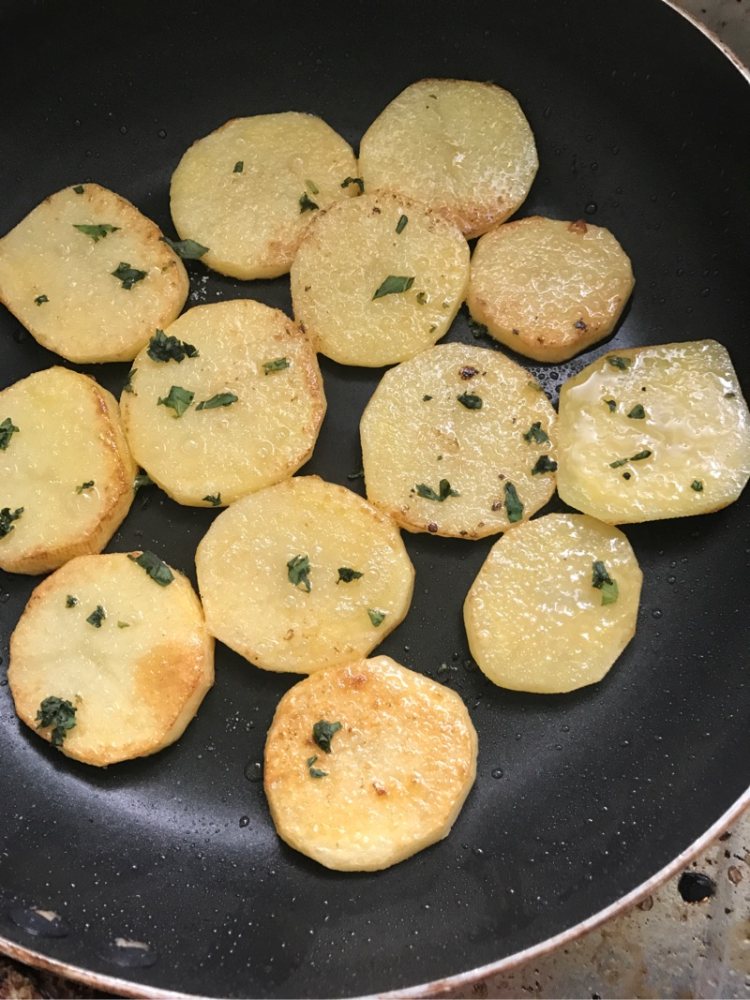西红柿煎土豆步骤4