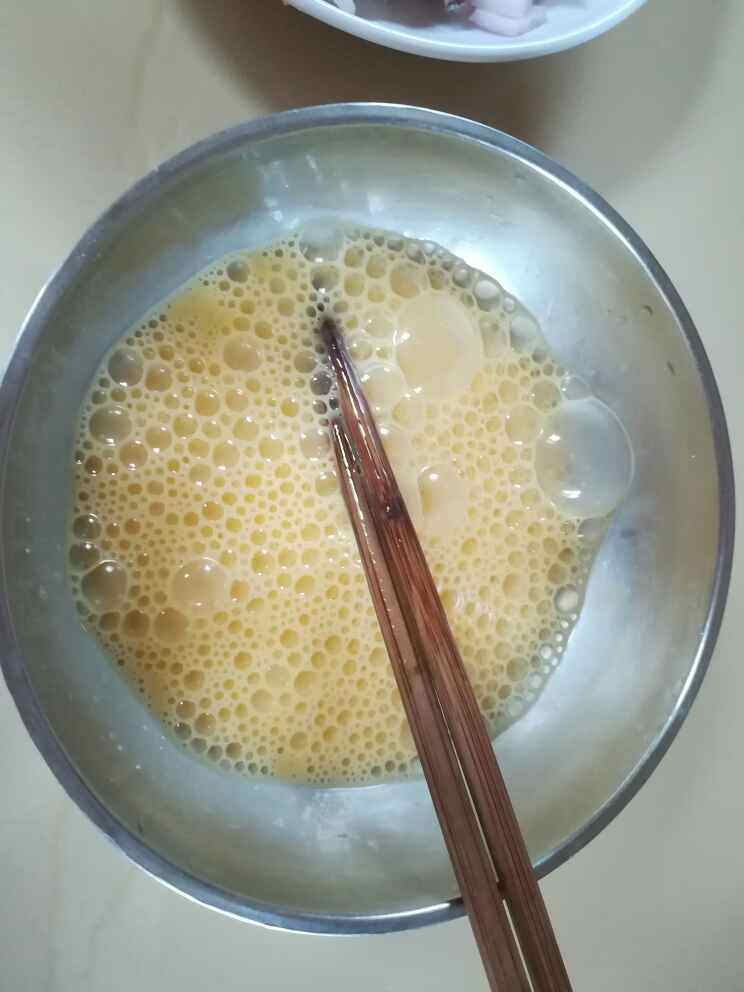 洋葱西红柿炒鸡蛋步骤2