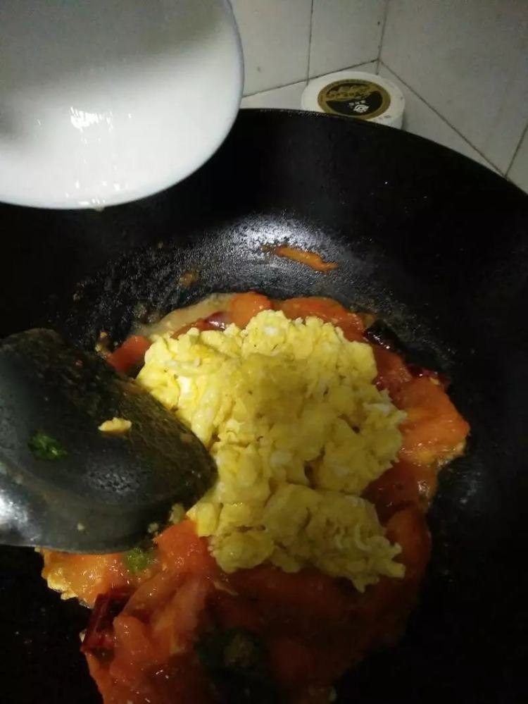 西红柿炒鸡蛋#本味家步骤8