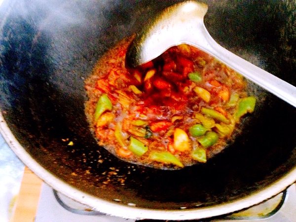 酸菜炝锅菠菜面步骤5