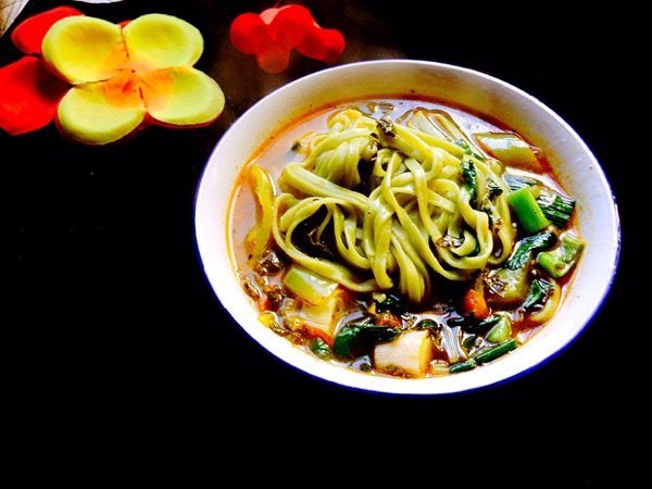 酸菜炝锅菠菜面步骤13