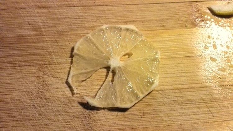 鲜榨柠檬胡萝卜西红柿步骤4