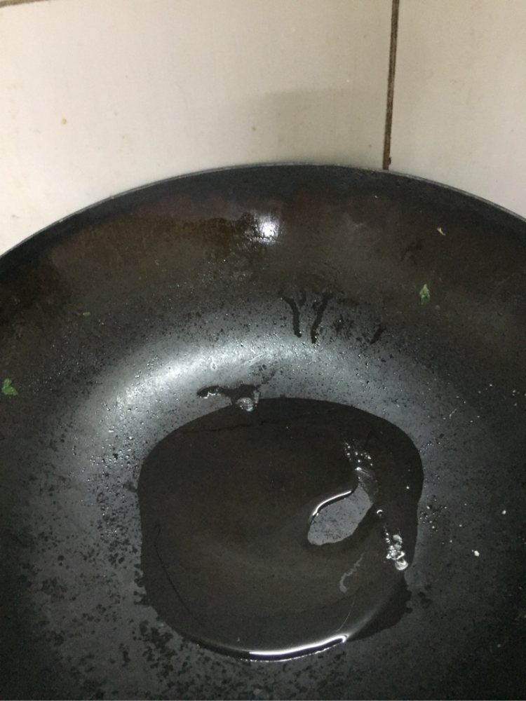 青椒西红柿烩腐竹步骤3