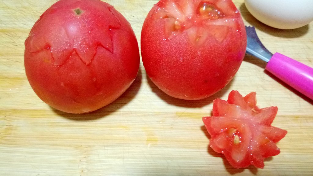 西红柿蛋杯步骤1