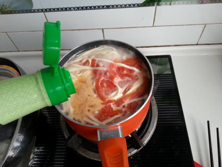 西红柿牛肉面步骤3
