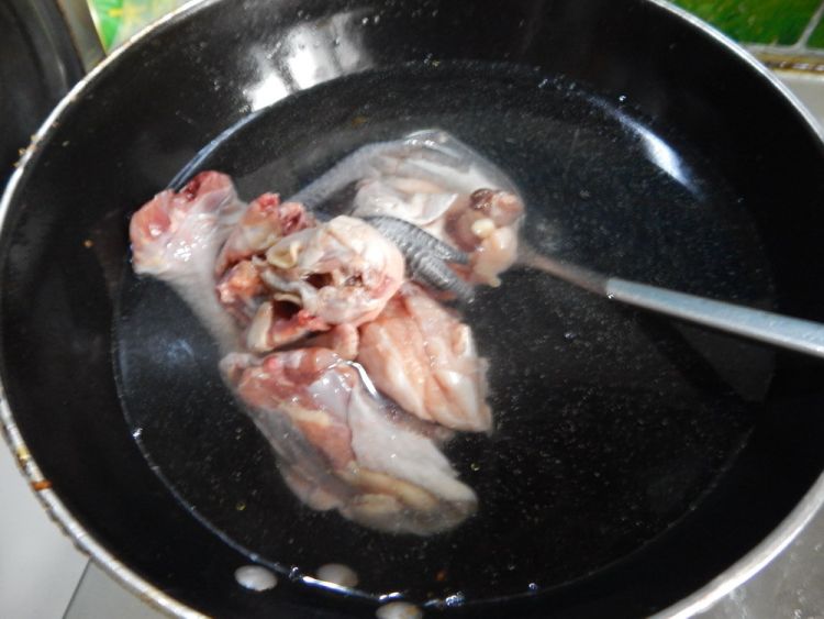 番茄杏鲍菇鸡汤步骤1