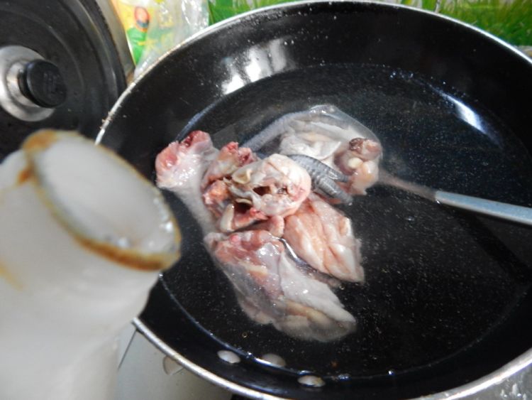番茄杏鲍菇鸡汤步骤2