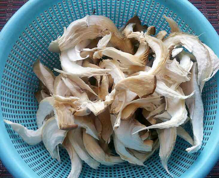 蘑菇炒鸡蛋#新鲜从这步骤2