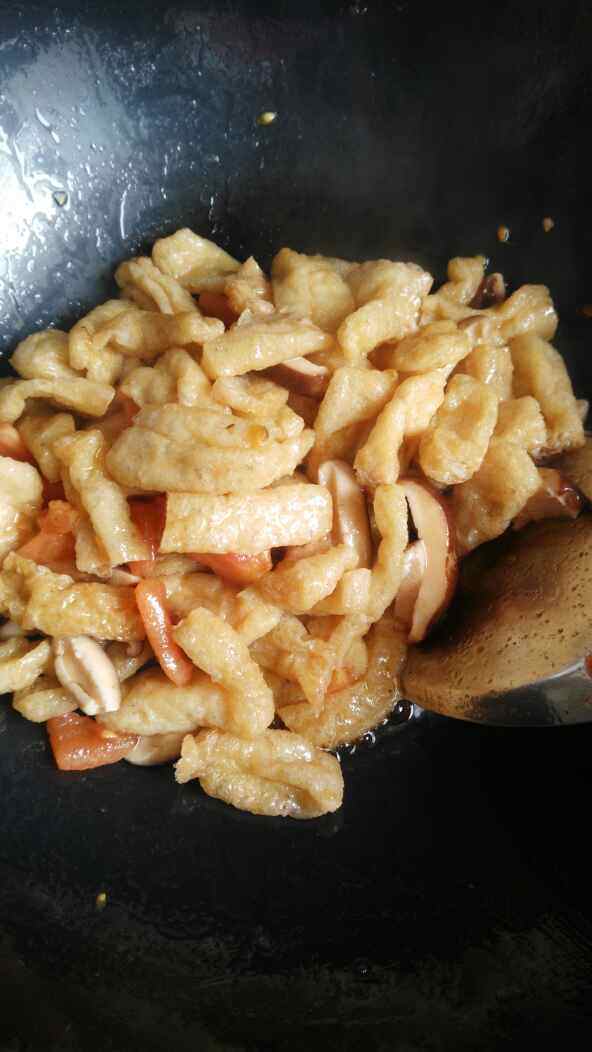 西红柿香菇焖油豆腐步骤6