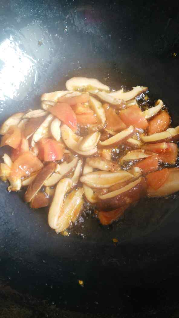 西红柿香菇焖油豆腐步骤5