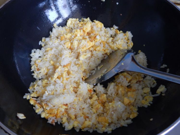 生菜鸡蛋焗饭步骤6