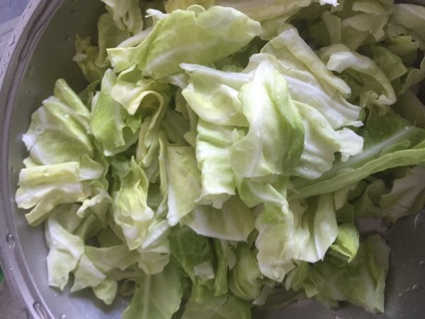 茄汁包菜步骤1