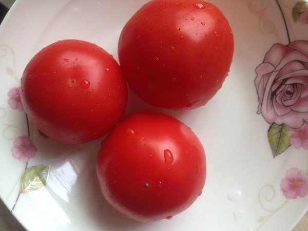 西红柿炒鸭蛋步骤1