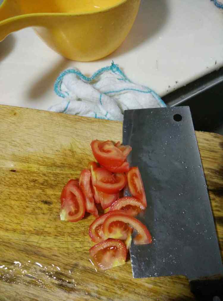 西红柿番茄炒花菜步骤1