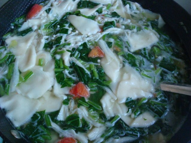 菠菜金针菇面片汤步骤14