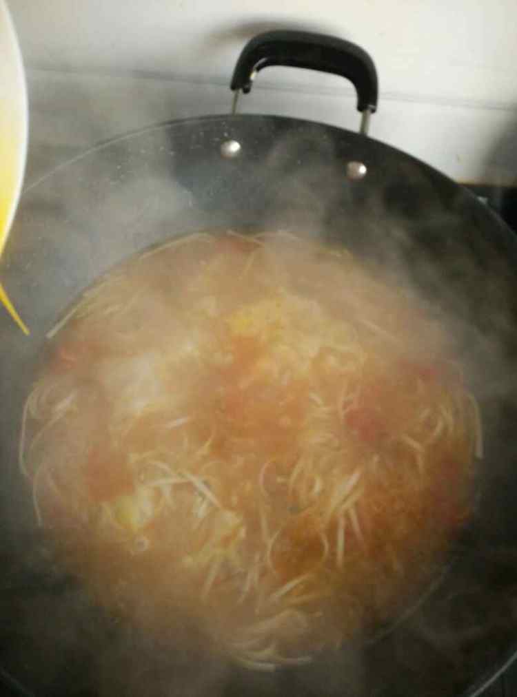 西红鸡蛋面步骤6
