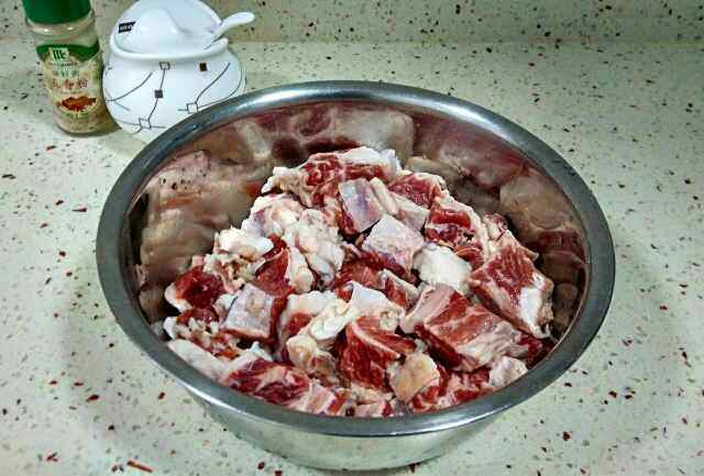 咖喱牛肉土豆步骤1