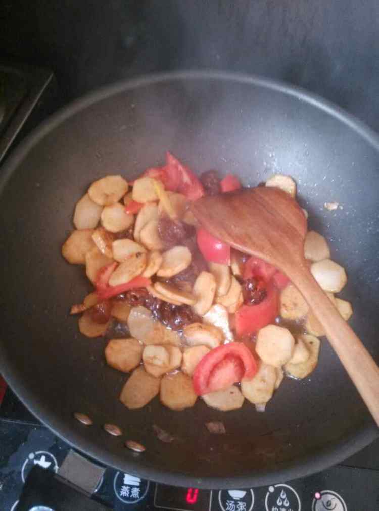 山药炒腊肠步骤7