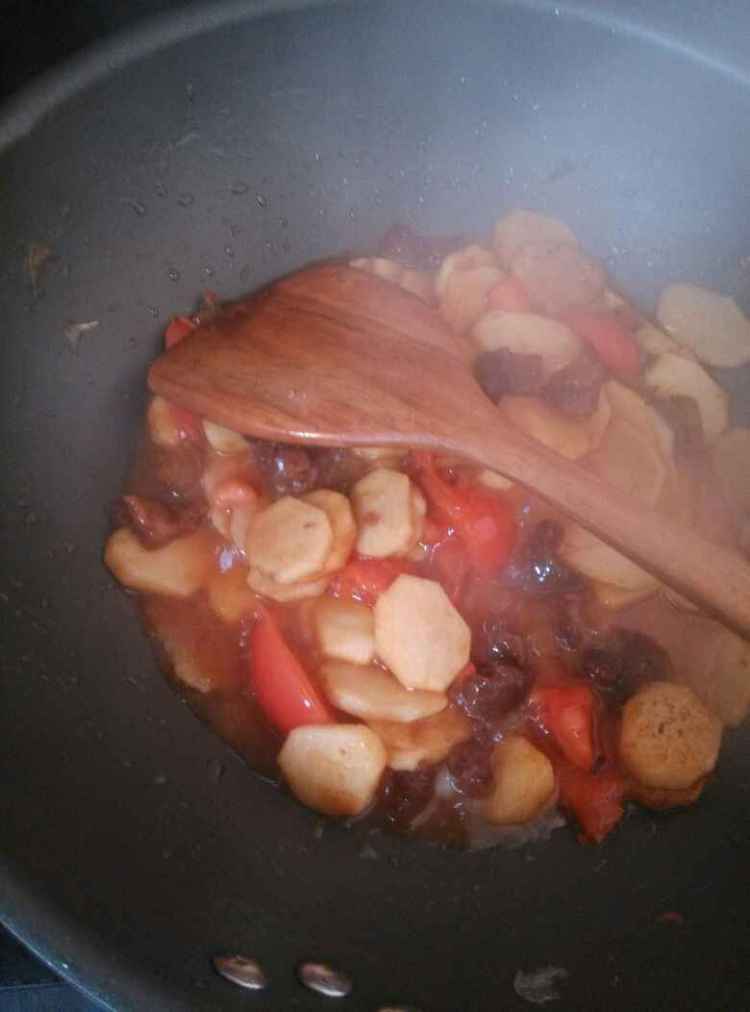 山药炒腊肠步骤8
