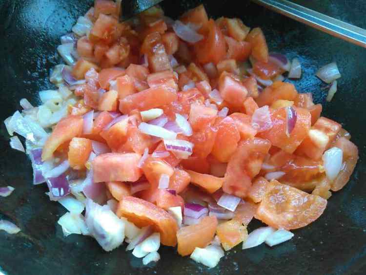 西红柿牛尾汤步骤11