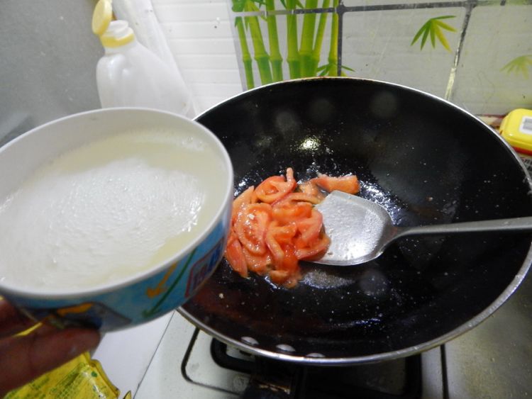西红柿鸡蛋年糕汤步骤9
